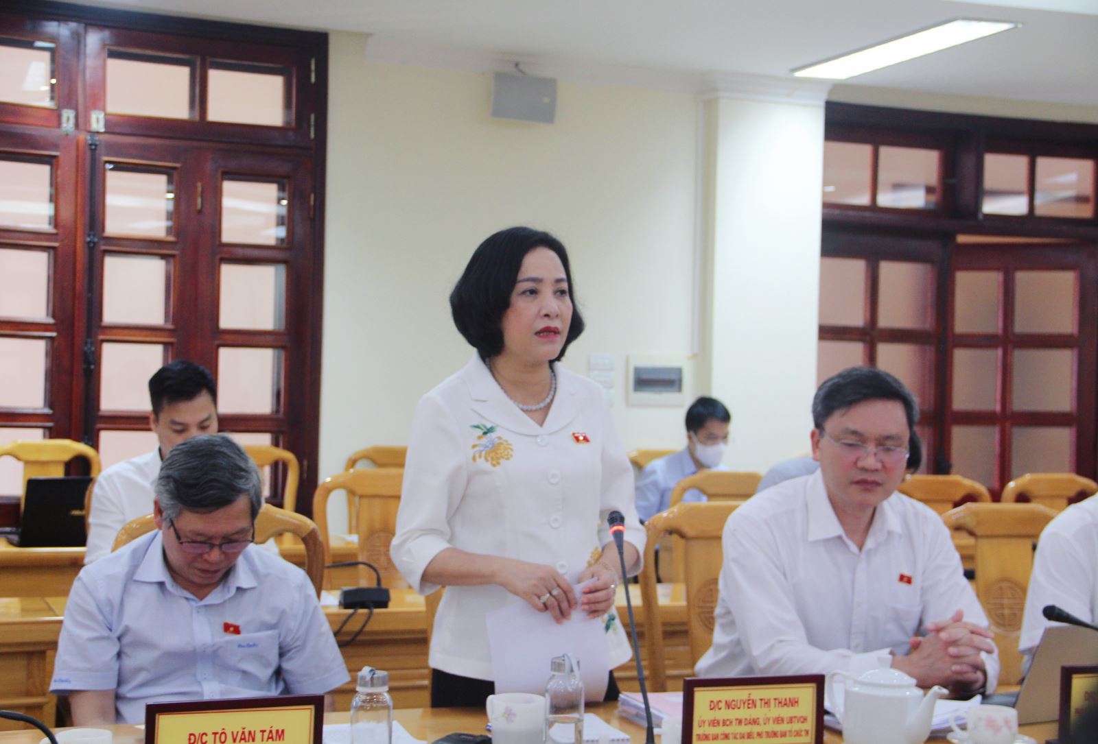 Trưởng Ban Công tác đại biểu Nguyễn Thị Thanh phát biểu