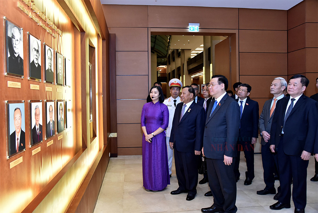 Chủ tịch Quốc hội Vương Đình Huệ đón, hội đàm với Chủ tịch Thượng viện Campuchia