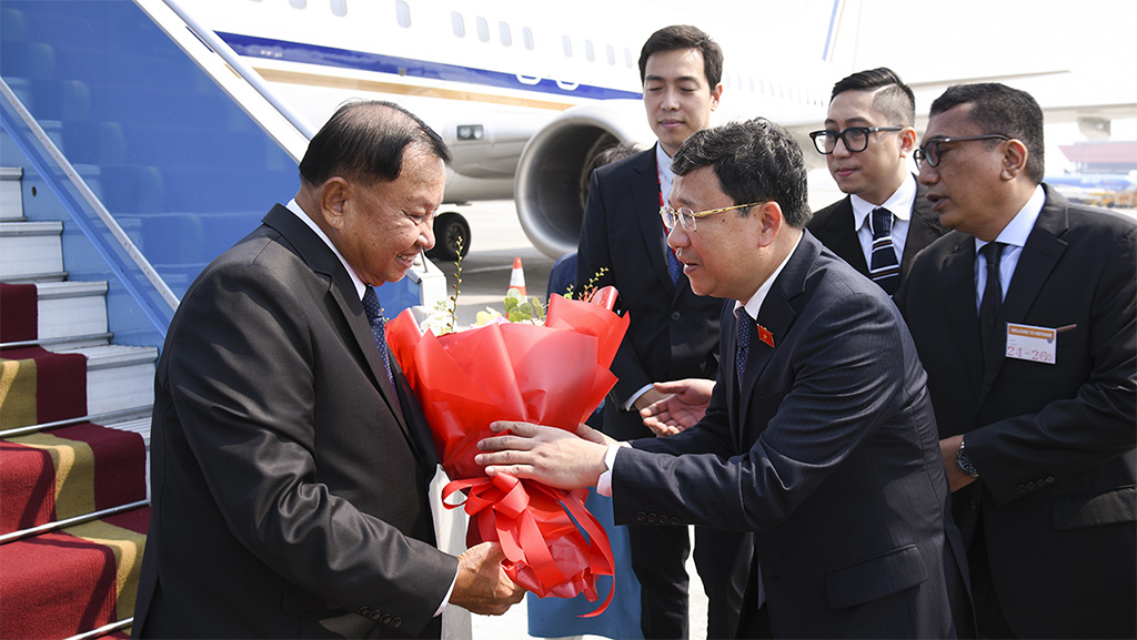 Chủ tịch Thượng viện Vương quốc Campuchia Samdech Say Chhum đến Thủ đô Hà Nội, bắt đầu chuyến thăm chính thức Việt Nam -0