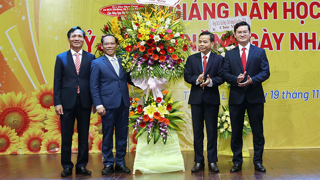 Trường Cao đẳng Kỹ nghệ II khai giảng năm học 2022-2023 và kỷ niệm ngày nhà giáo Việt Nam -0