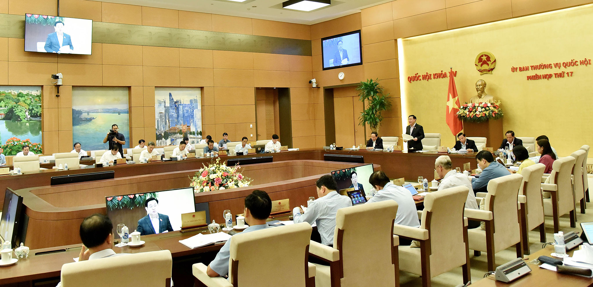 Khai mạc Phiên họp thứ 17 của Ủy ban Thường vụ Quốc hội -0