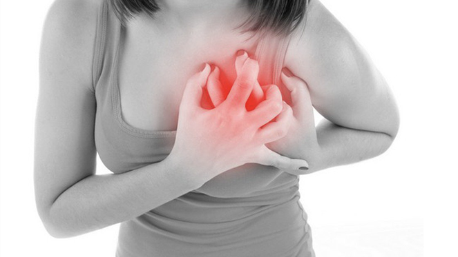 Có thể phân biệt được đau ngực phải do căng thẳng và do bệnh nghiêm trọng không?
