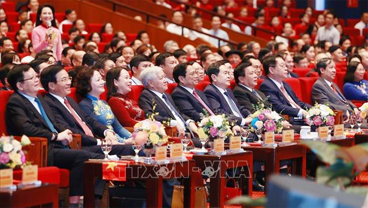 Thủ tướng Phạm Minh Chính dự Hội nghị biểu dương, tôn vinh điển hình tiên tiến toàn quốc -1
