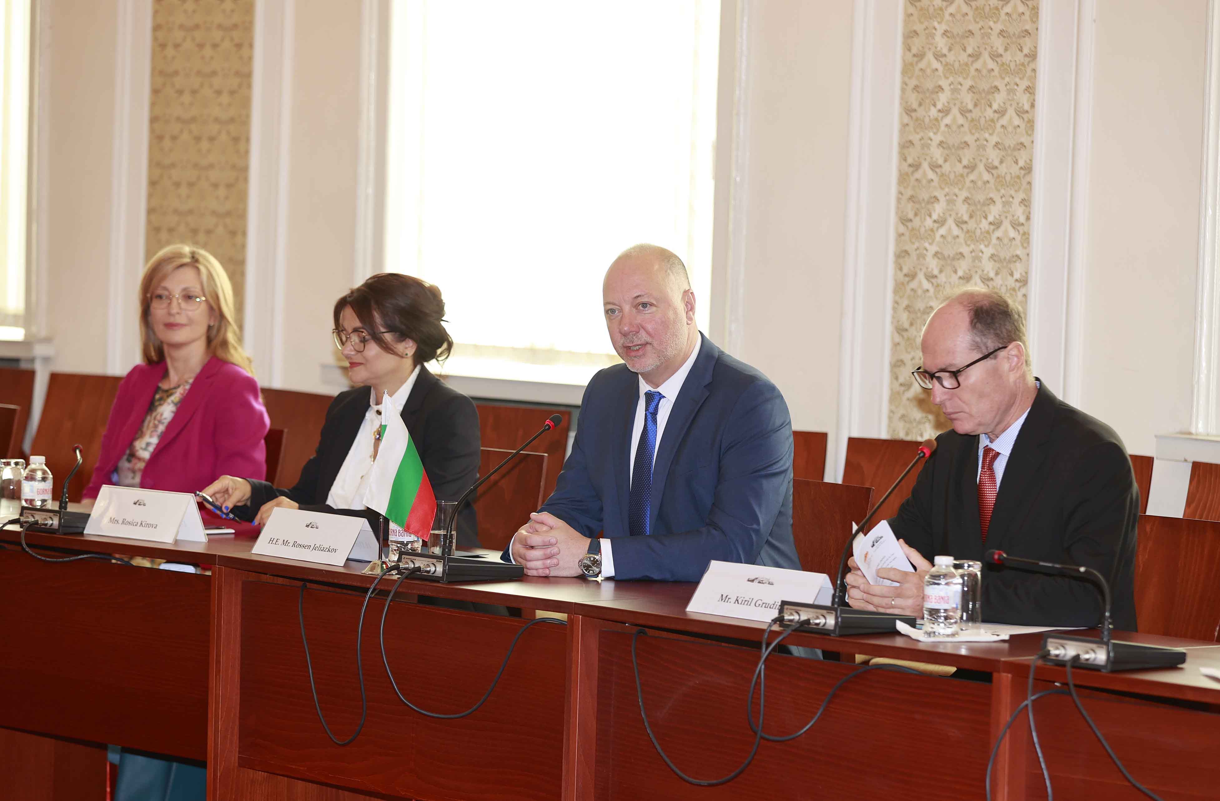 Chủ tịch Quốc hội Vương Đình Huệ hội đàm với Chủ tịch Quốc hội Bulgaria Rosen Zhelyazkov