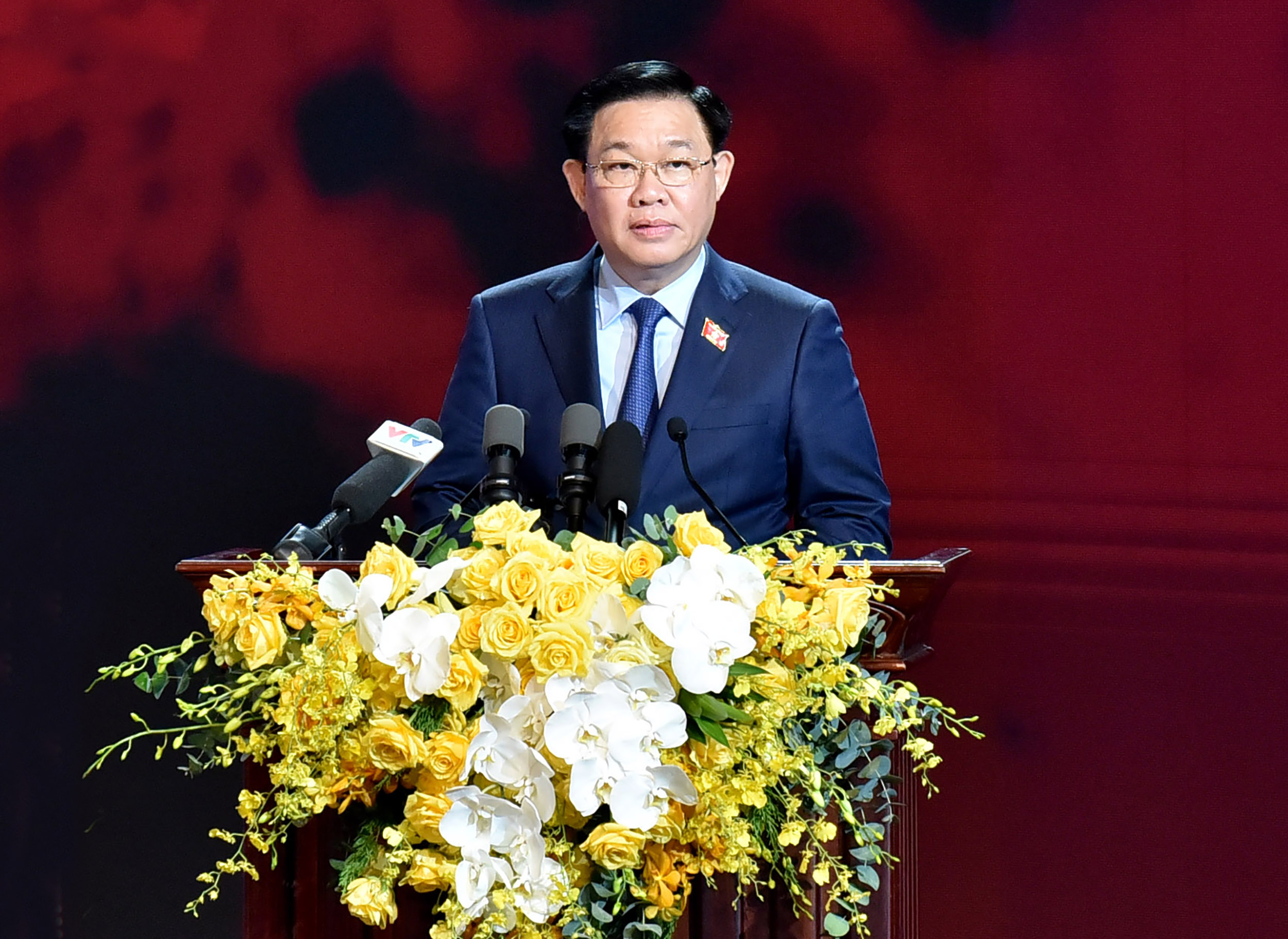 Chủ tịch Quốc hội Vương Đình Huệ: Bảo vệ tính mạng nhân dân là bảo vệ an ninh con người