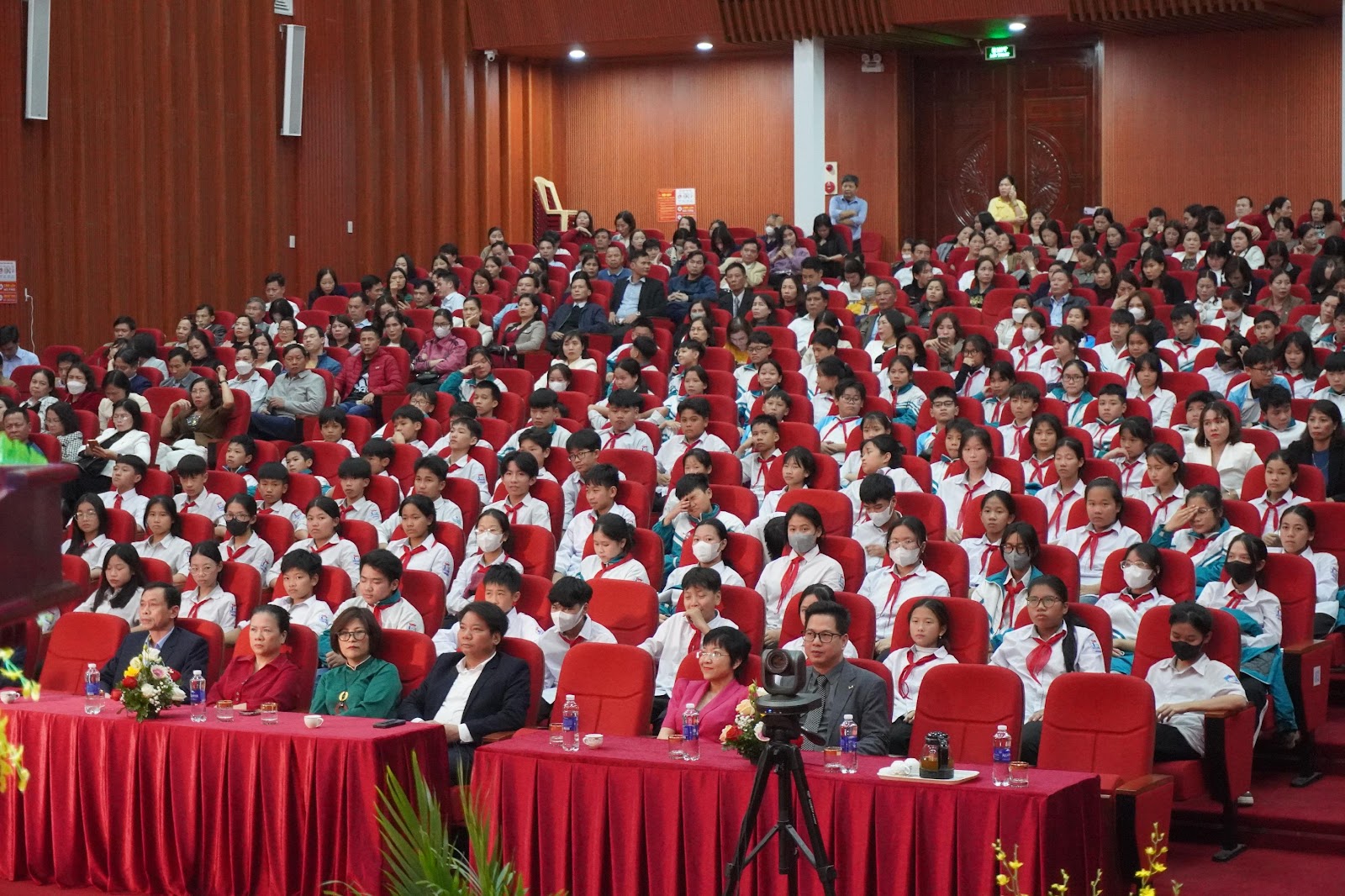 Thái Bình: 94 điểm cầu, trên 6.000 đại biểu tham dự chuyên đề kỹ năng phòng chống bạo lực học đường (nguồn https://daibieunhandan.vn/)