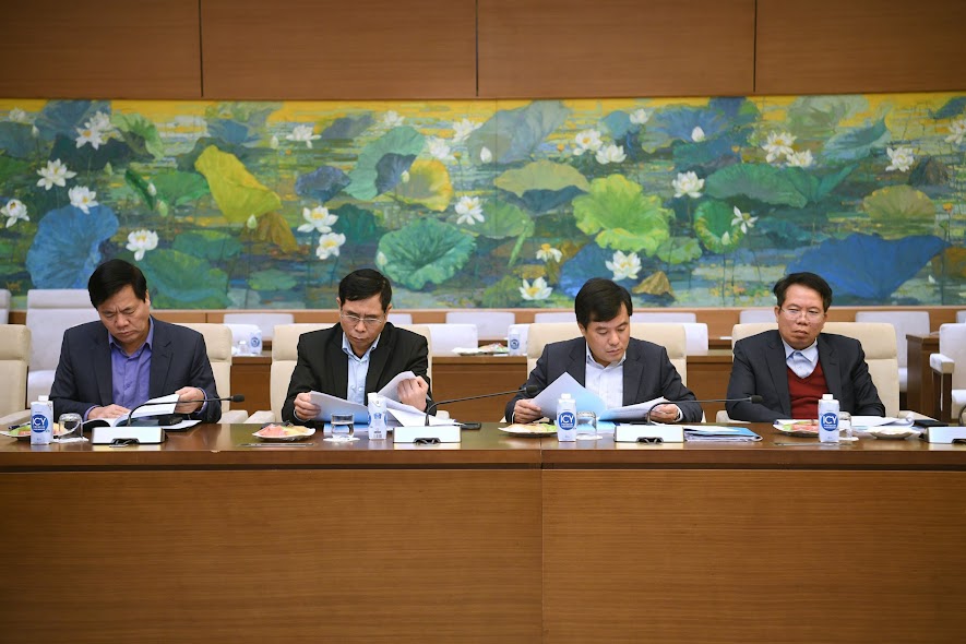 Phó Chủ tịch Thường trực Quốc hội Trần Thanh Mẫn làm việc với Ban soạn thảo Nghị quyết của Ủy ban Thường vụ Quốc hội về vị trí việc làm và chính sách tiền lương mới