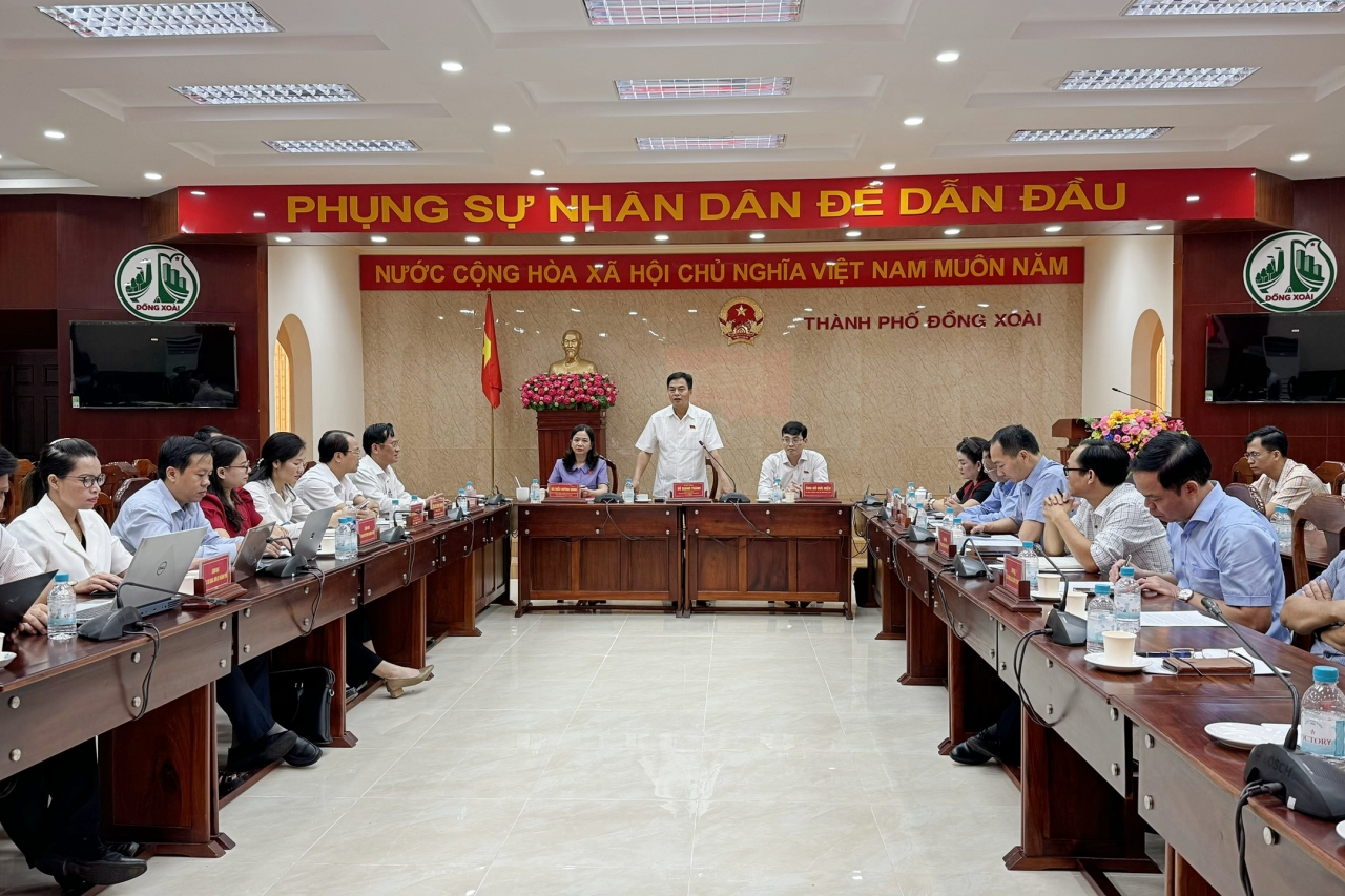 Đoàn giám sát của Ủy ban Thường vụ Quốc hội làm việc với Sở Giáo dục và đào tạo tỉnh Bình Phước -0