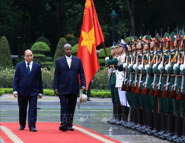 Welcome ceremony held for Ugandan President -0