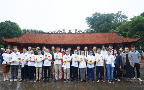 Vietnam wins big at International Mathematics and Science Olympiad -0