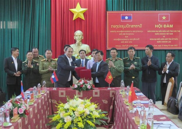 Kon Tum, Laos’ Attapeu strengthen border cooperation -0