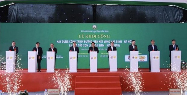 PM launches construction of regional connectivity roads in Hoa Binh -0