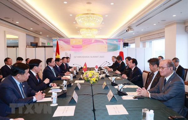 Vietnamese, Japanese Prime Ministers hold talks in Hiroshima -0