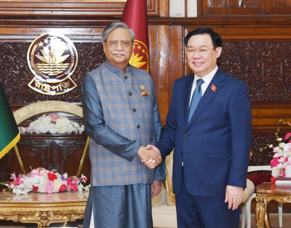 NA Chairman meets with President of Bangladesh -0