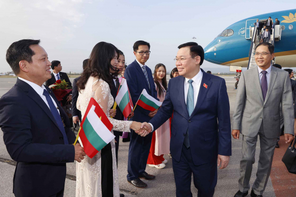 NA Chairman begins official visit to Bulgaria -0