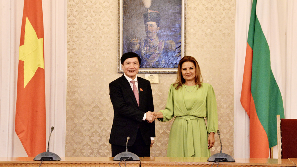 Vietnamese NA General Secretary meets with Bulgarian counterpart -0