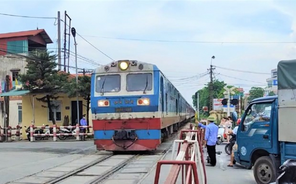Nearly 65 million USD spent on upgrading railway crossings -0