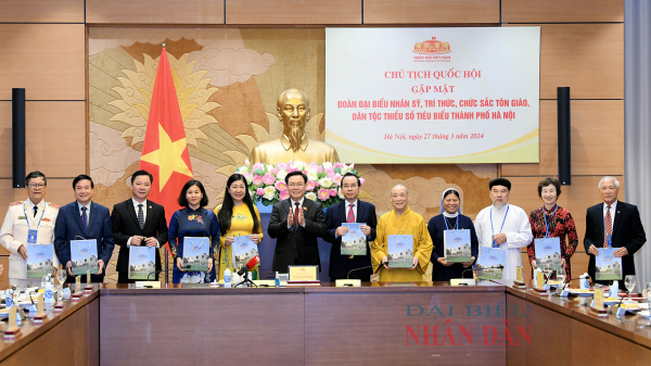NA Chairman stresses solidarity in Hanoi development -0
