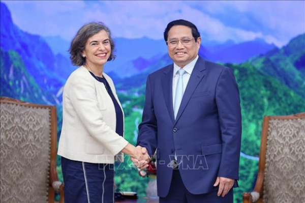 PM receives new Spanish Ambassador to Vietnam -0