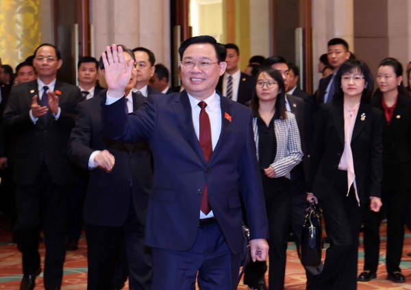 NA Chairman joins in Vietnam - China people’s friendship meeting -0