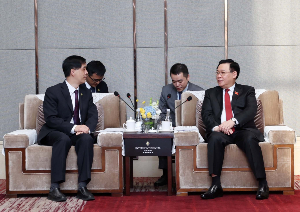 NA Chairman receives leaders of Chinese corporations -0