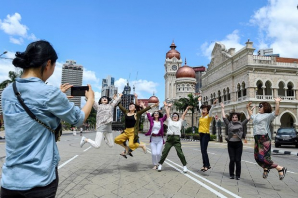 Malaysia pursues holistic strategy to lure Chinese tourists -0