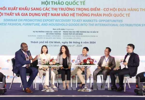 Vietnamese fashion, furniture, household goods expected to join int’l distribution system -0