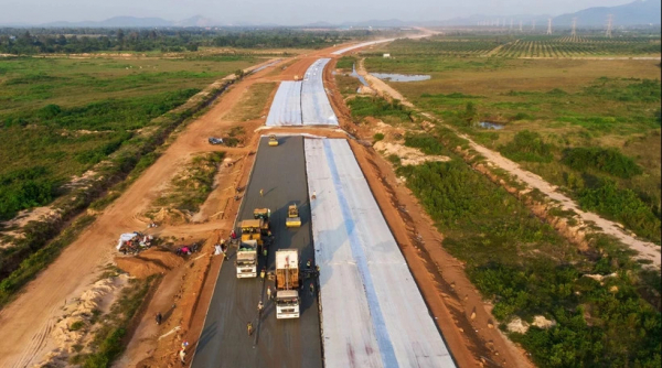 Cambodia develops rural road network -0