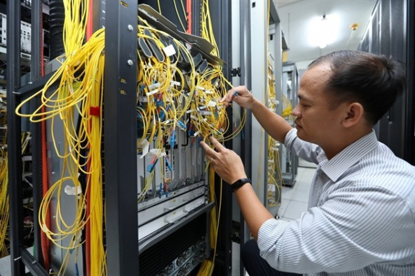 Vietnam to have 10 new undersea fibre optic cable lines  -0