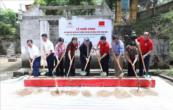 Chinese Embassy supports school nutrition improvement in Lang Son  -0