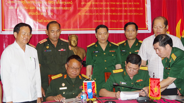 Quân đội 2 tỉnh Thừa Thiên Huế và Salavan – Lào vun đắp tình đoàn kết hữu nghị -0