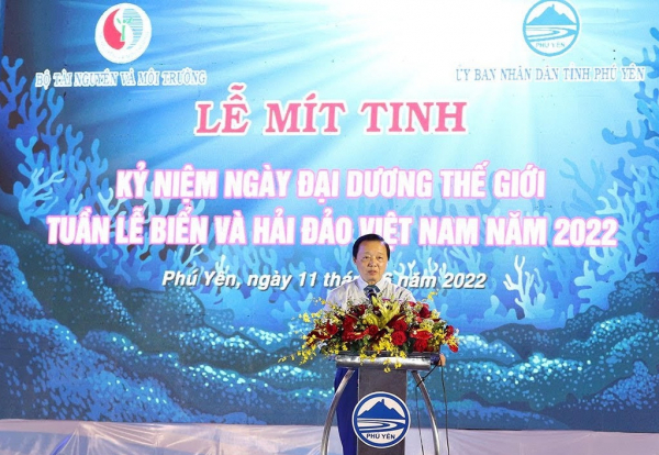 Bộ trưởng Bộ Tài nguyên và Môi trường Trần Hồng Hà phát biểu khai mạc lễ mít tinh