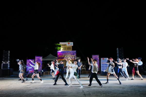 Bình Dương: Chung kết “Liên hoan các nhóm nhảy” tại sân chơi đường phố   -3
