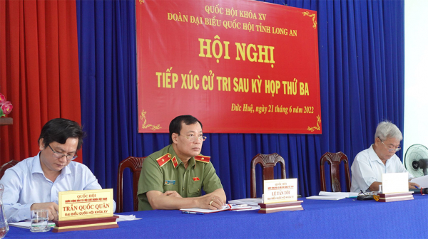 Chủ nhiệm Ủy ban Quốc phòng và An ninh Lê Tấn Tới tiếp xúc cử tri tại huyện Đức Huệ, Tân Trụ, tỉnh Long An -1