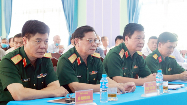 Thứ trưởng Bộ Quốc phòng, Thượng tướng Nguyễn Tân Cương tiếp xúc cử tri tại Bình Dương