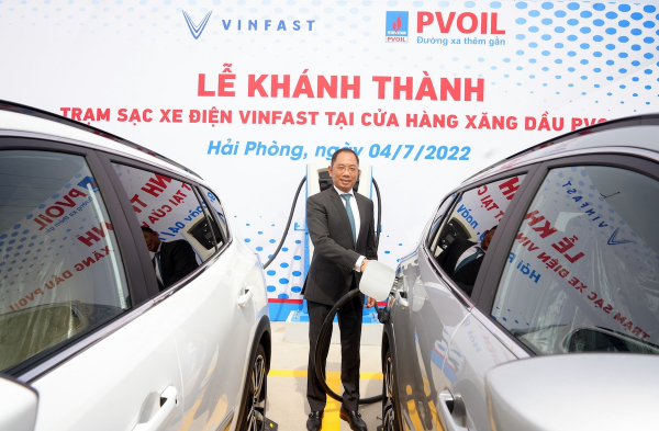Khánh thành trạm sạc xe điện Vinfast đầu tiên tại cửa hàng xăng dầu PVOIL -0