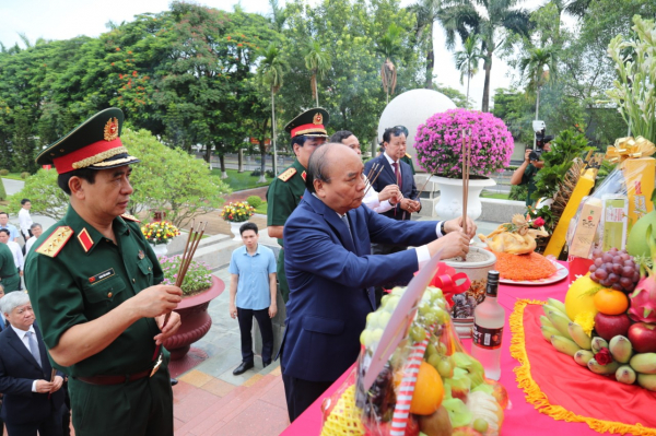 Chủ tịch nước Nguyễn Xuân Phúc chủ trì Hội thảo khoa học 