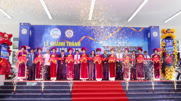 Phó Chủ tịch nước Võ Thị Ánh Xuân dự Lễ khánh thành TT Sản Phụ khoa - BV Trung ương Huế -0