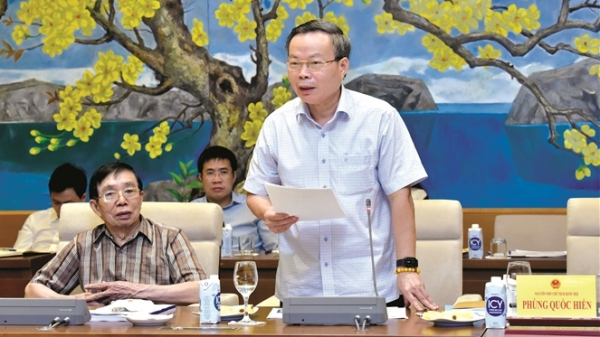 Nguyên Phó Chủ tịch Quốc hội Phùng Quốc Hiển phát biểu tại Tọa đàm góp ý dự thảo Nội quy Kỳ họp Quốc hội (sửa đổi), ngày 11.8	Ảnh: Lâm Hiển