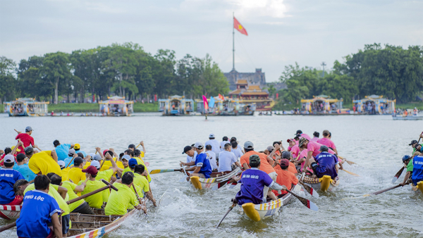 Hấp dẫn giải đua ghe Truyền thống lần thứ 33 trên sông Hương -1