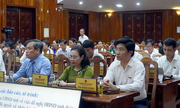 HĐND tỉnh Quảng Bình thông qua 12 nghị quyết tại kỳ họp chuyên đề -0