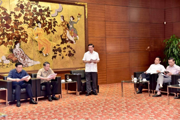 Chủ tịch Quốc hội Vương Đình Huệ kiểm tra công tác chuẩn bị tổ chức Diễn đàn Kinh tế - Xã hội Việt Nam 2022