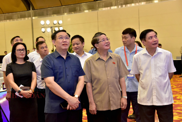 Chủ tịch Quốc hội Vương Đình Huệ kiểm tra công tác chuẩn bị tổ chức Diễn đàn Kinh tế - Xã hội Việt Nam 2022 -0