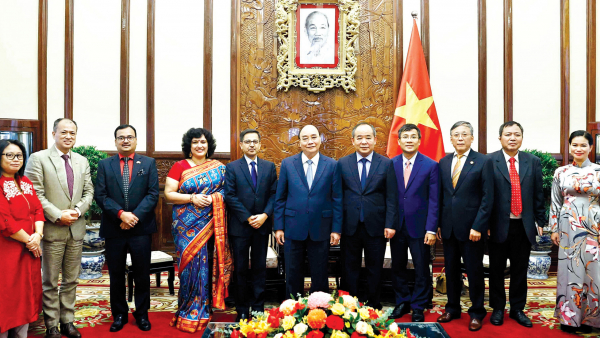 Chủ tịch Nước Nguyễn Xuân Phúc tiếp Đại sứ Ấn Độ chào từ biệt -0