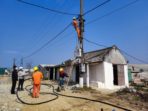 Điện lực Ninh Bình: Hiệu quả từ các công trình đầu tư xây dựng lưới điện -0