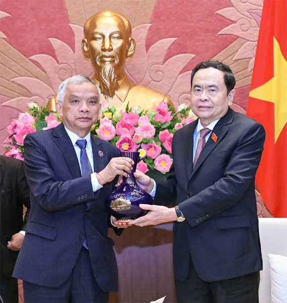Phó Chủ tịch Thường trực Quốc hội Trần Thanh Mẫn tiếp Phó Chủ tịch Quốc hội Lào, Chủ tịch Ủy ban Hòa bình và Đoàn kết Lào