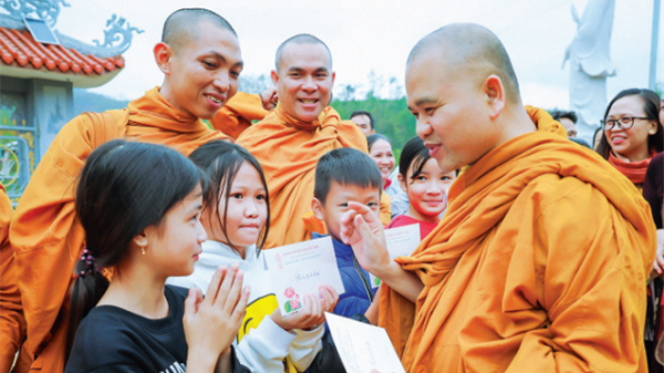 Công tác từ thiện xã hội được xem là một trong những nhiệm vụ trọng tâm của Phật giáo - Nguồn: PSO
