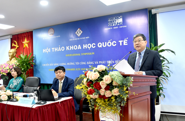 Phó Giám đốc Thường trực Học viện Chính trị quốc gia Hồ Chí Minh Nguyễn Duy Bắc phát biểu khai mạc Hội thảo