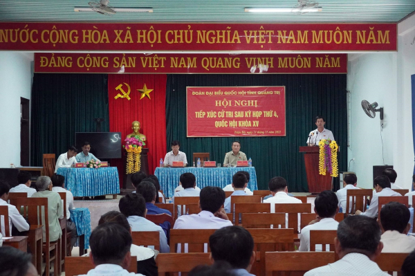 Đoàn ĐBQH tỉnh Quảng Trị tiếp xúc cử tri sau kỳ họp thứ tư -0