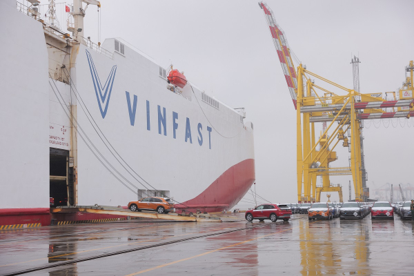 VinFast xuất khẩu lô xe điện đầu tiên ra thế giới -2